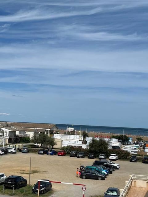 Beach, Parking