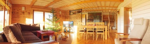 Living room, Photo of the whole room, Pets