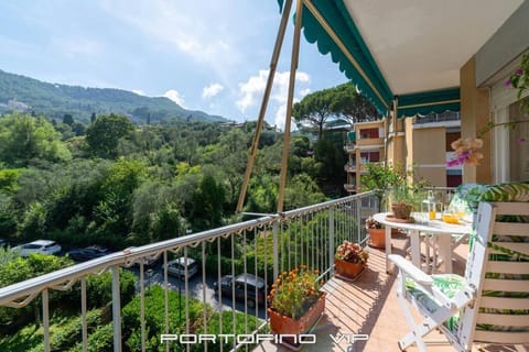 Property building, Spring, Day, Natural landscape, Balcony/Terrace