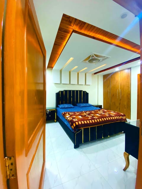 Luxury Apartment in Bahria Town, Lahore Condo in Lahore