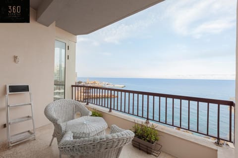 Patio, Day, Natural landscape, View (from property/room), Balcony/Terrace, Living room, Seating area, Sea view