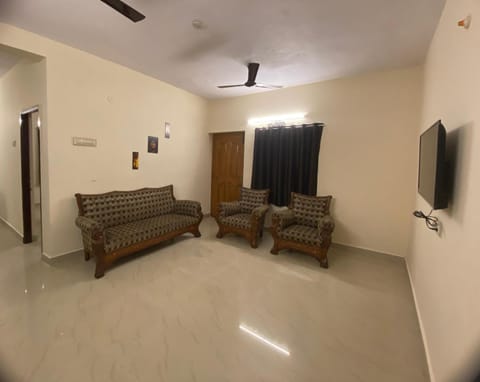 Ocean Shores Apartment hotel in Chennai