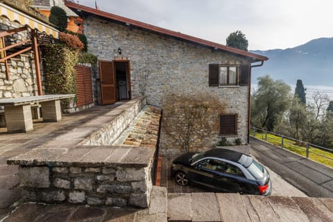 Day, Natural landscape, Balcony/Terrace, Mountain view, Parking