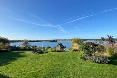 Haus am See mit Privatstrand, Kamin und Sauna House in Thuringia, Germany