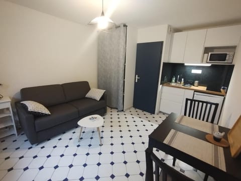 Studio plain pied avec terrasse tout proche mer Apartment in Courseulles-sur-Mer