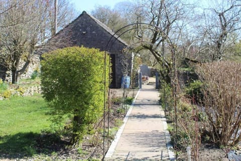 Peak District Old Forge House in Over Haddon House in High Peak District