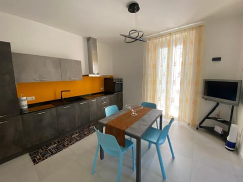 TV and multimedia, Kitchen or kitchenette, Dining area