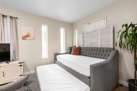 1 Bedroom Apt near Santana Row, recently remodeled Condo in San Jose