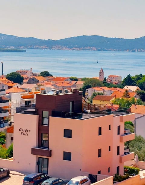 Neighbourhood, City view, Sea view, Location