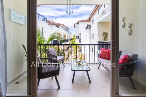 Patio, Day, View (from property/room), Balcony/Terrace, Living room, Seating area, Dining area