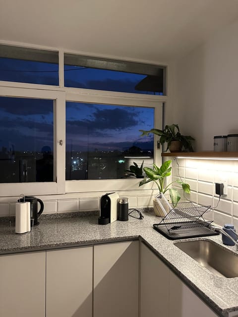 Kitchen or kitchenette, City view, Mountain view