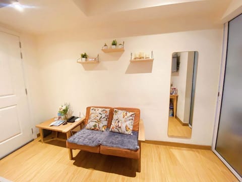 Cozy 2bedroom Suite Near Airport Apartahotel in Las Pinas