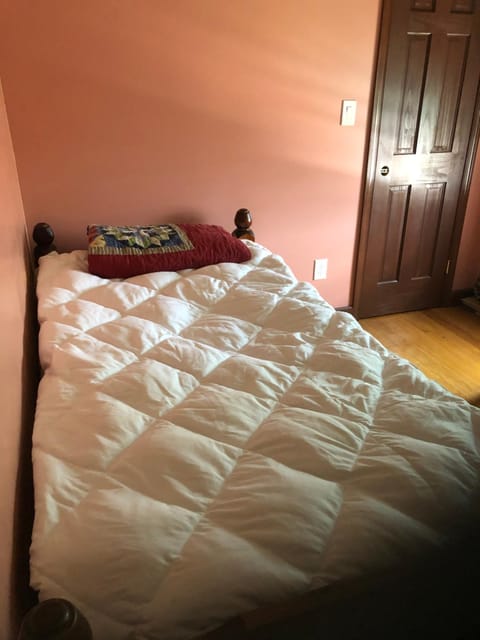 Room to share Vacation rental in South Ozone Park