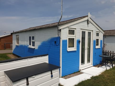 Pips Chalet in the Isle of Sheppey Chalet in Leysdown-on-Sea