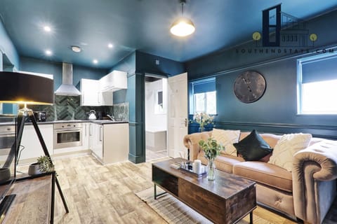 Urban Lux - Modern One-Bedroom Flat in Southend-On-Sea - Southend Stays Apartment in Southend-on-Sea