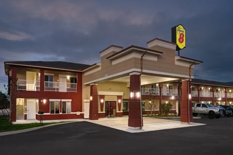 Super 8 by Wyndham Karnes City | Karnes City, TX | VacationRenter