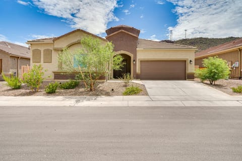 Pet-Friendly Marana Home Community Pool and Hot Tub House in Marana