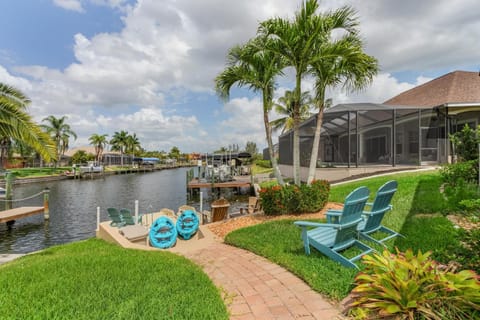 Game Room with Pool Table, Heated Pool, Gorgeous view & Gulf Access - Cape Coral Memories - Roelens House in Cape Coral