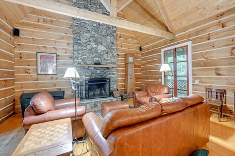 Topton Cabin with Hot Tub - 6 Mi to Nantahala Lake! House in Nantahala