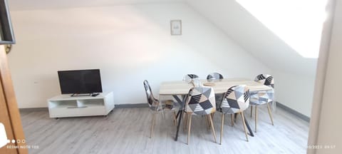 Grand appartement lumineux. Apartment in Hauts-de-France