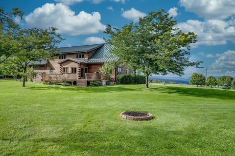 Keuka Breeze House in Keuka Lake