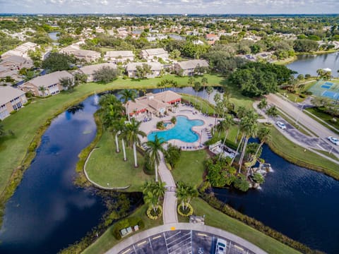 Master Planned Gated Community, Sports Park, Pool, Fitness Center- Condo Daffodil- Roelens Vacations House in Cypress Lake