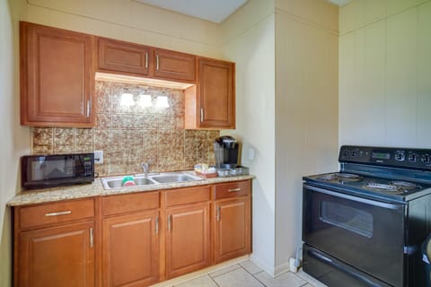 Lake Charles Vacation Rental with Private Patio! Condo in Lake Charles