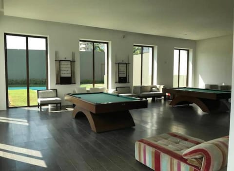 Billiard, Billiard, Game Room, Living room