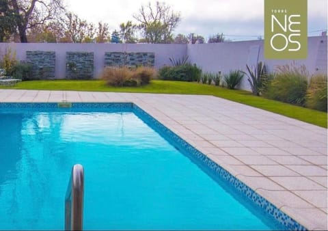 Departamento de categoria con piscina, cochera opcional y seguridad 24hs Condo in Río Cuarto