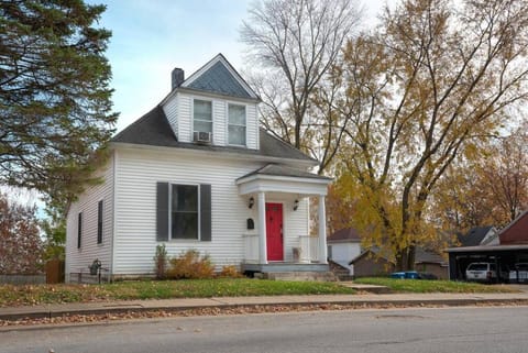 Historic 2 bedroom house St Charles House in Saint Charles
