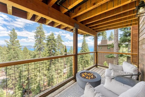 Lake Tahoe Luxury Cabin by AvantStay Lake View House in Lake Tahoe
