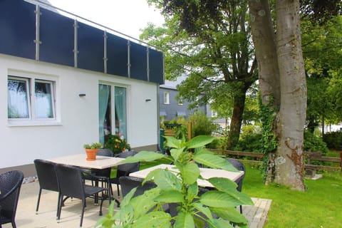 Garden, Balcony/Terrace