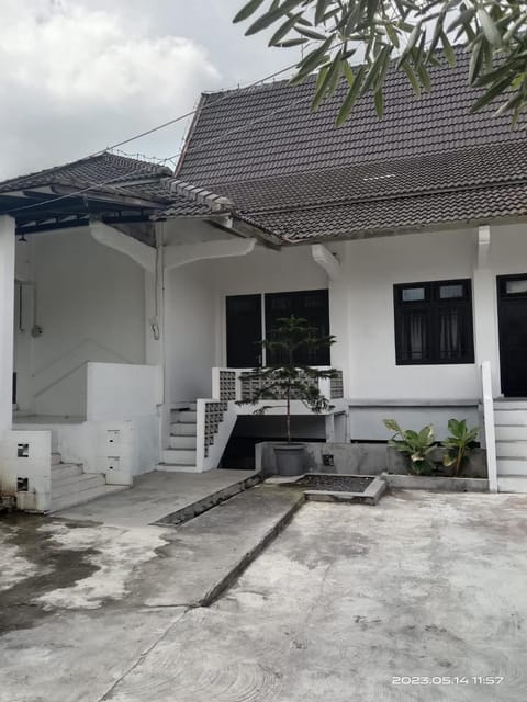 Sejahtera Homestay Chambre d’hôte in Special Region of Yogyakarta