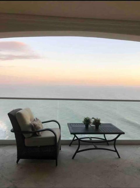 Ocean Front Condo @ Las Olas Grand Apartment in State of Baja California