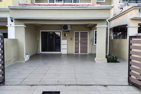 6243 Sbn Jaya # U Homestay House in Negeri Sembilan, Malaysia