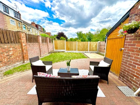 Cosy Croft Cottage House in Rotherham