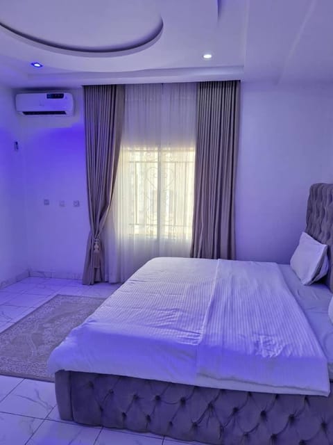 Contemporary 2 Bedroom Apartment (Wuye) Condominio in Abuja
