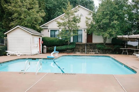 Cozy 3-Bed Athens Getaway, Right Near UGA! Eigentumswohnung in Athens