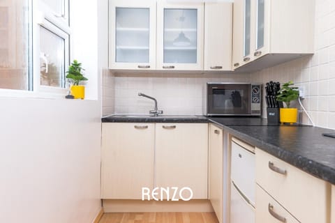 Cosy 1-bed Annexe in West Bridgford, Nottingham by Renzo, Free Driveway Parking! Condo in Nottingham