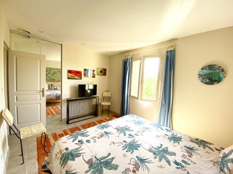 Chambre avec vue Vacation rental in Uzes