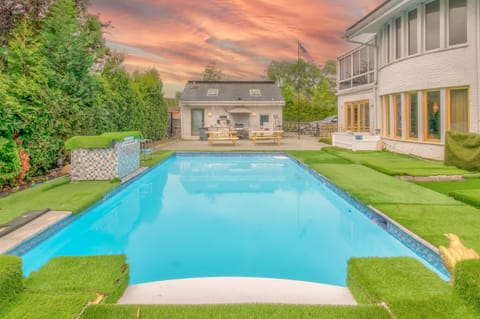 Pool view, Swimming pool