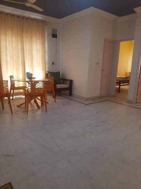 Moonchine yellow furnished 2bhk flat in Cooke town Condominio in Bengaluru