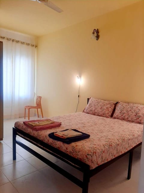 Moonchine yellow furnished 2bhk flat in Cooke town Eigentumswohnung in Bengaluru