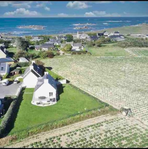 TY LOC POULFOEN House in Cléder