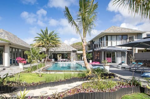 Property building, Pool view, Swimming pool