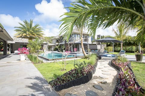 Property building, Pool view, Swimming pool