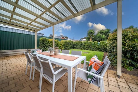 Patio, Dining area