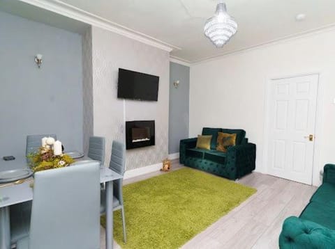 The Victoria - Sleeps 8 - Close to Leeds City Centre! Apartment in Leeds