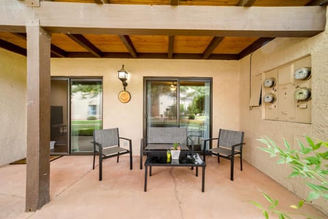 Cozy Sedona Oasis with Pool, Hot Tub and Tennis Court! Condo in Village of Oak Creek