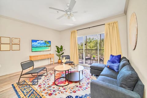 Near Disney - 2BR Condo Unit - Pool and Hot Tub House in Four Corners